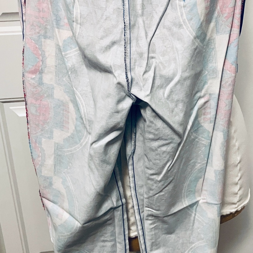 Colorful Geometric Patterned pants - Picture 3 of 4